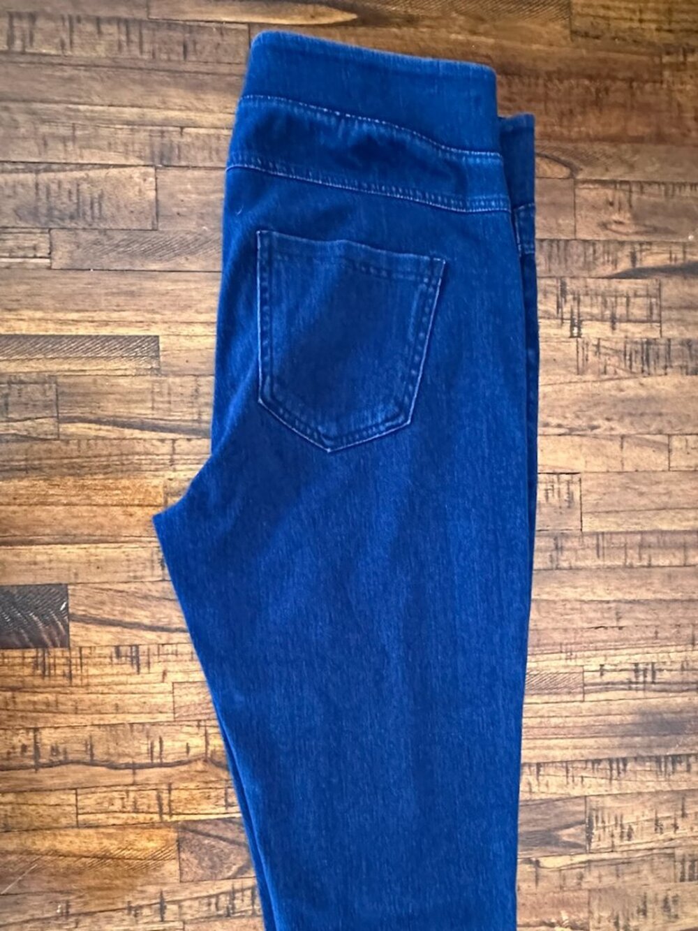 NWT Halara Dark Wash Pull-On Stretch Ankle Jeans